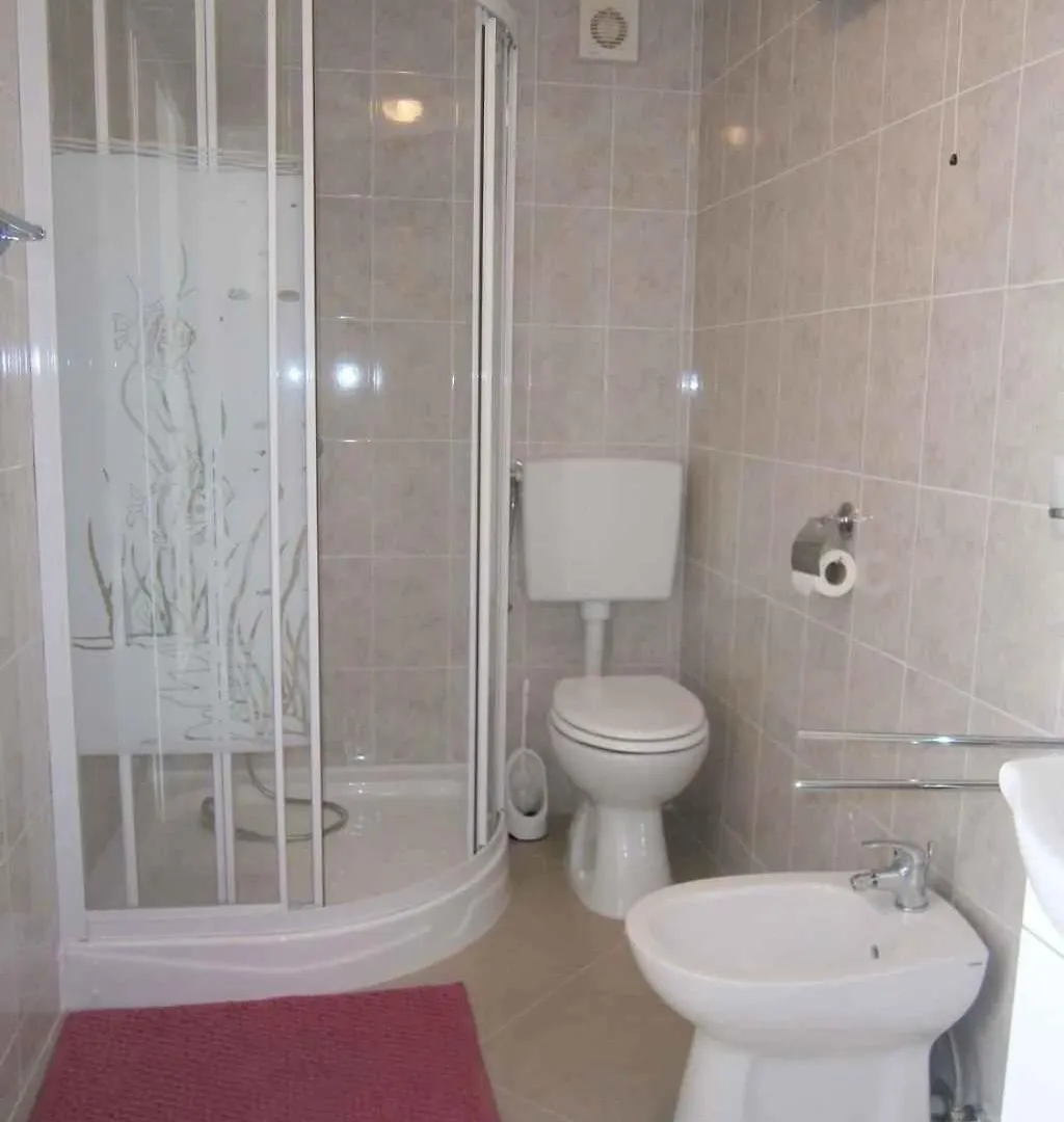 Apartment In Novi Vinodolski 27342