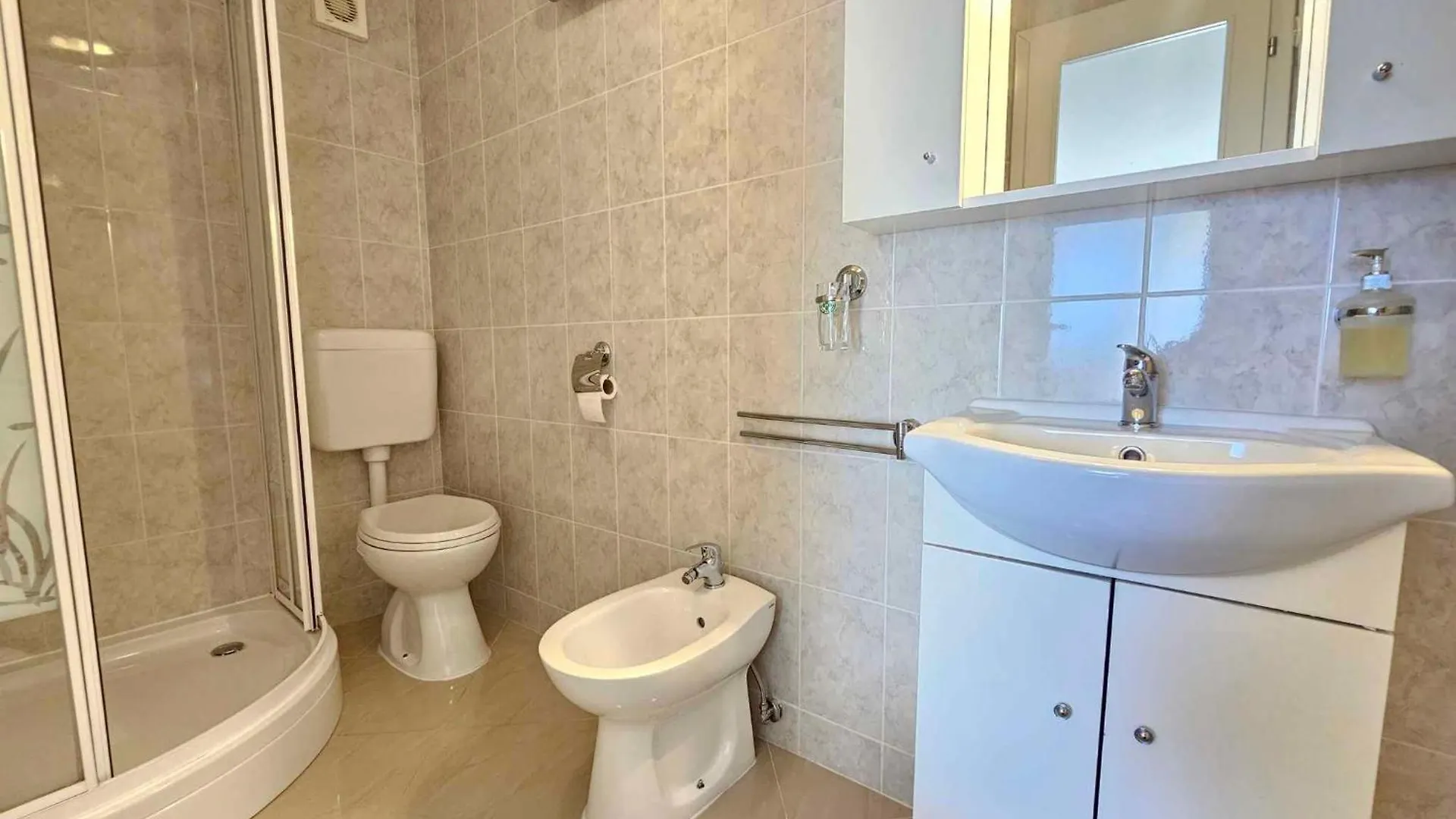 Apartment In Novi Vinodolski 27342