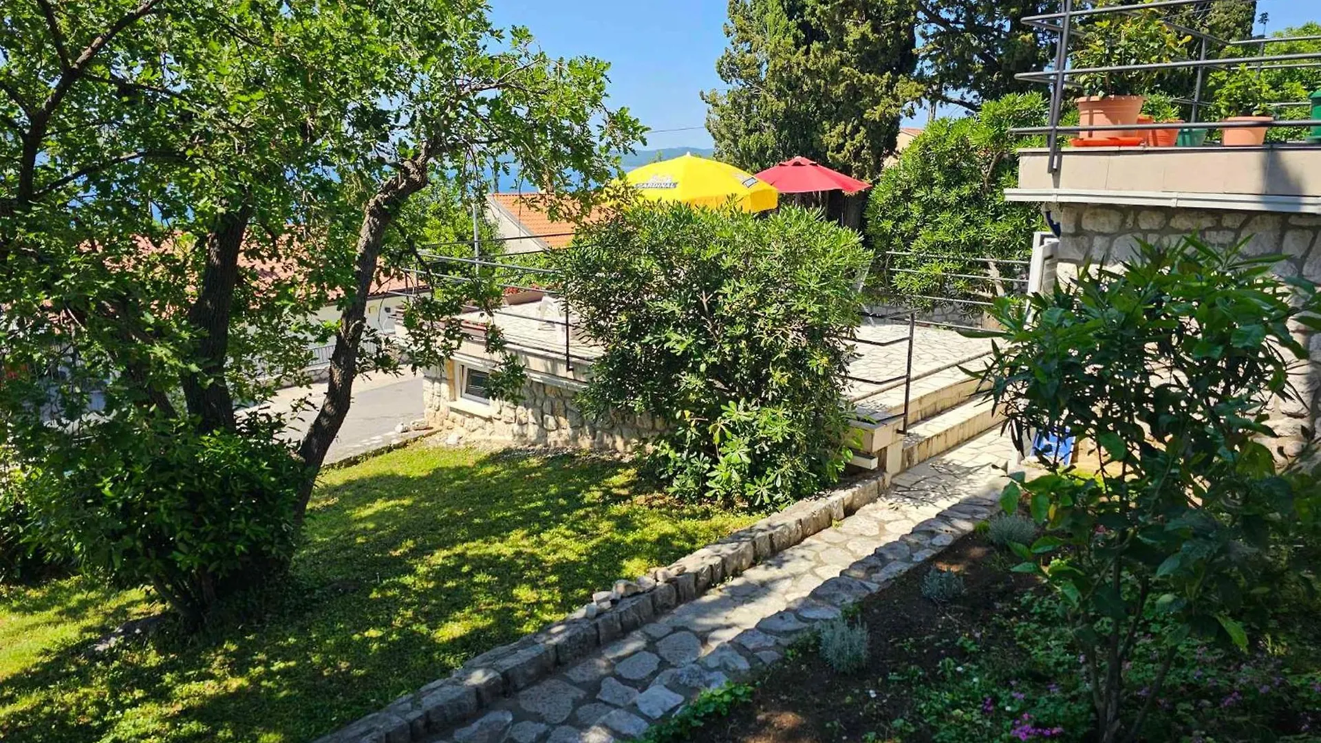 Apartment In Novi Vinodolski 27342
